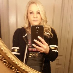 Meet your Posher, Miss